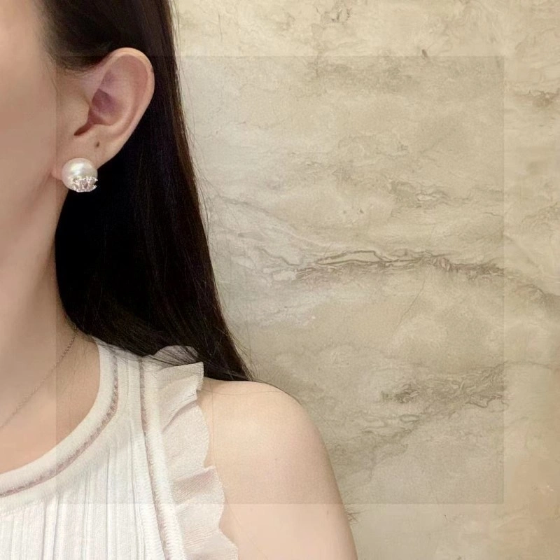 Compact Chanel Earrings 219476