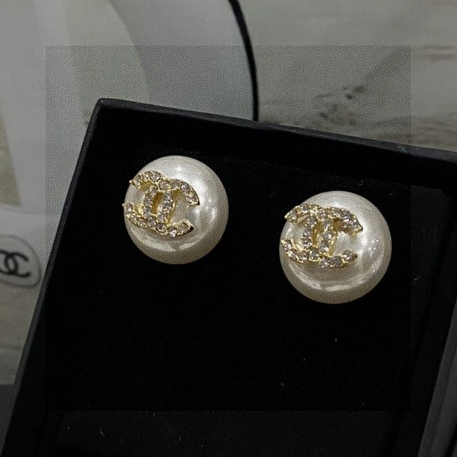 Compact Chanel Earrings 219476