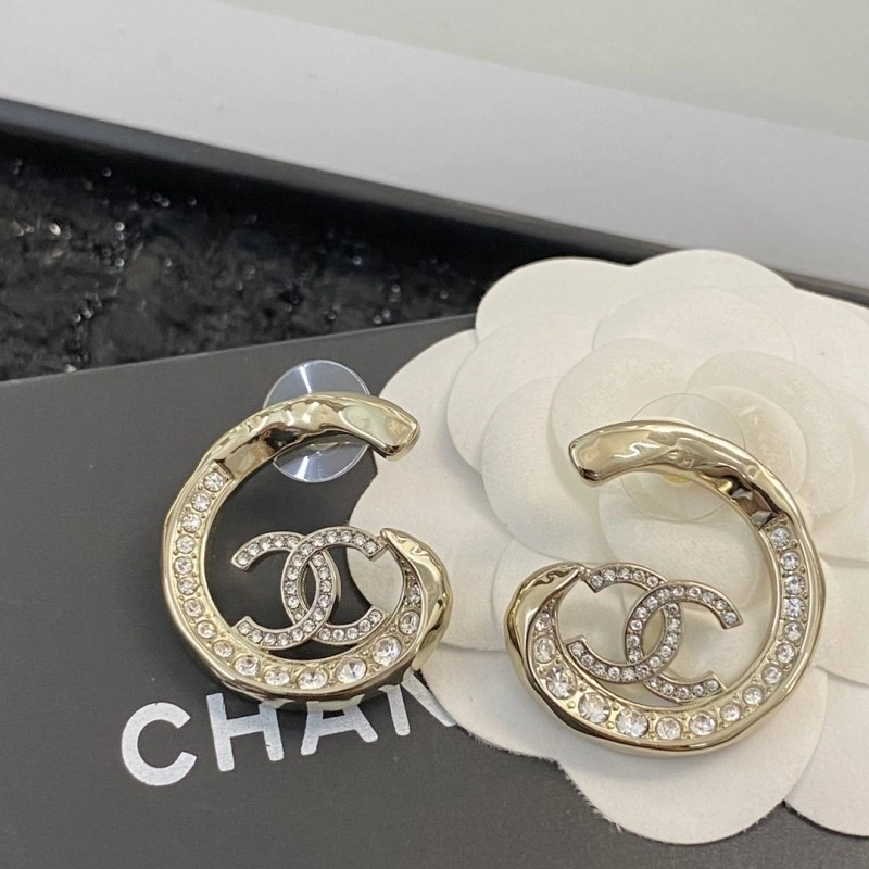 EyeCatching Chanel Earrings 219486