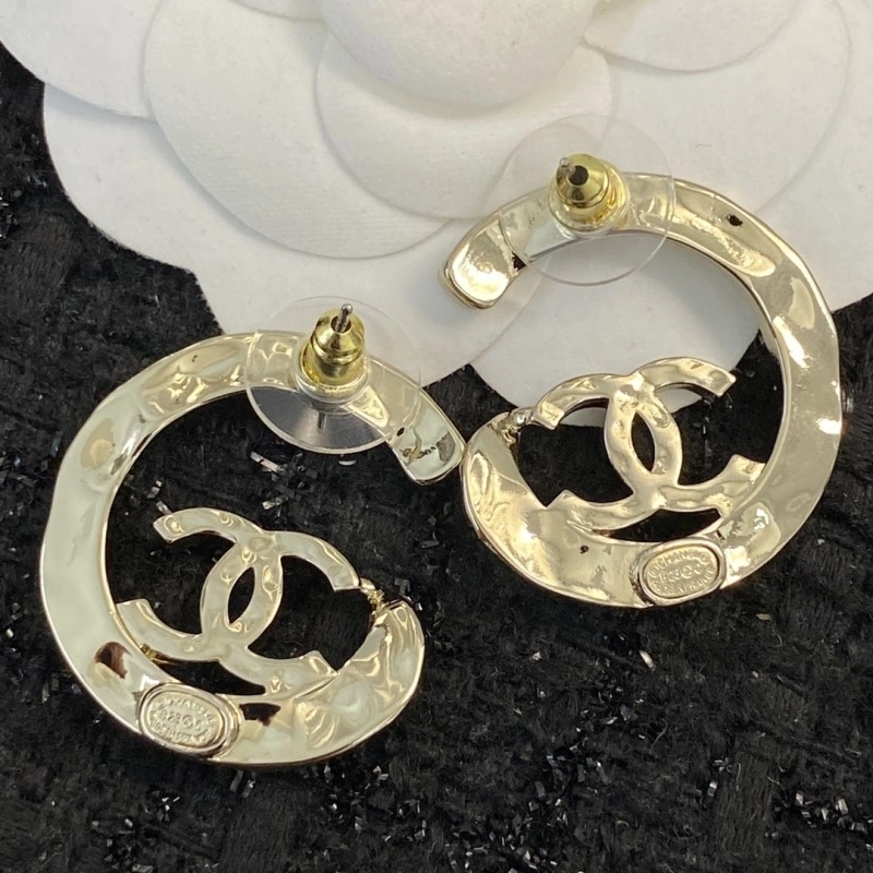 EyeCatching Chanel Earrings 219486