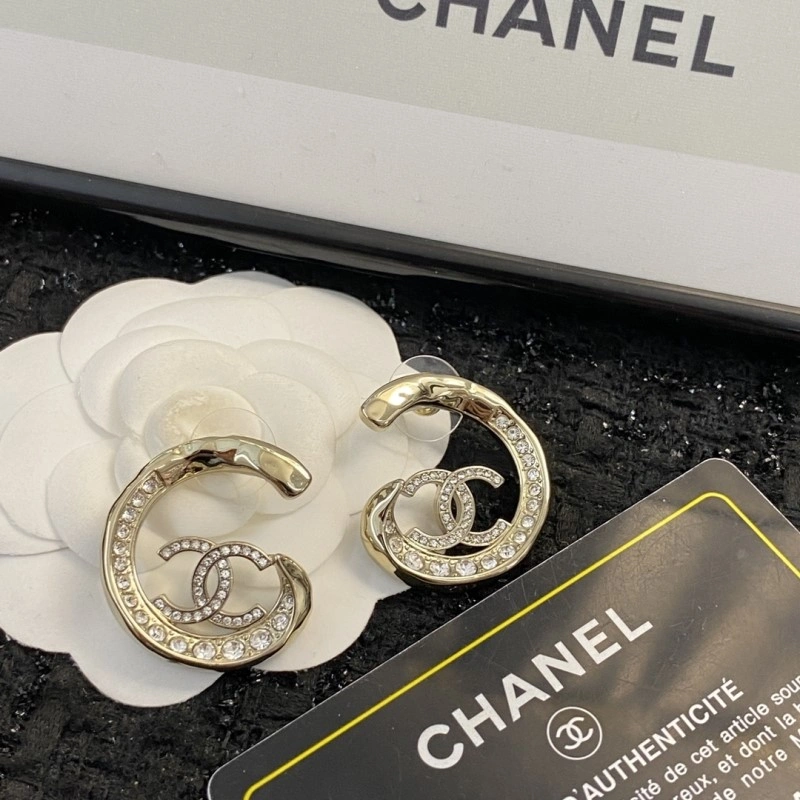 EyeCatching Chanel Earrings 219486