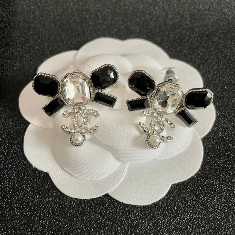 Supportive Chanel Earrings 219435