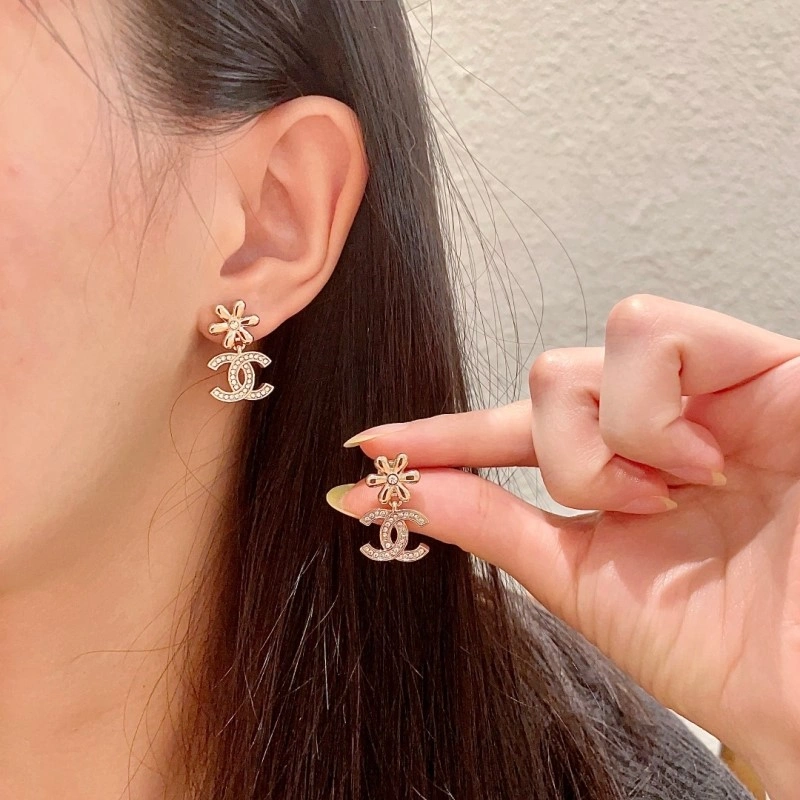 Chanel Earrings EyeCatching 219440