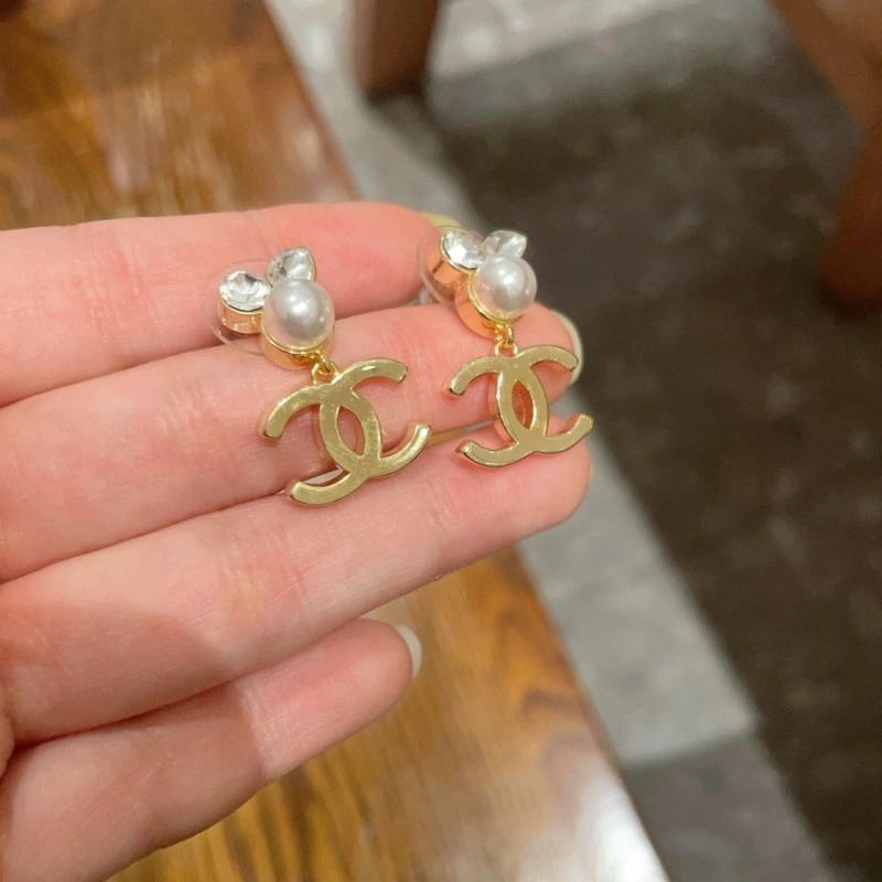 Minimalist Chanel Earrings 219434