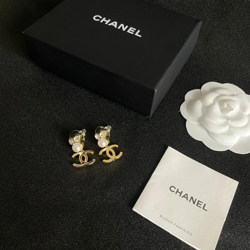 Minimalist Chanel Earrings 219434