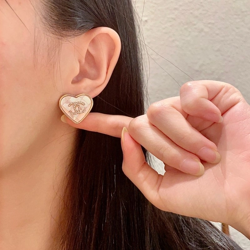 Sophisticated Chanel Earrings 219424