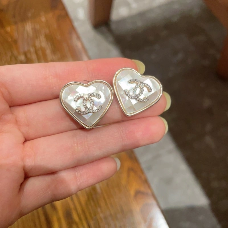 Sophisticated Chanel Earrings 219424