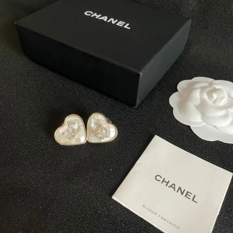 Sophisticated Chanel Earrings 219424