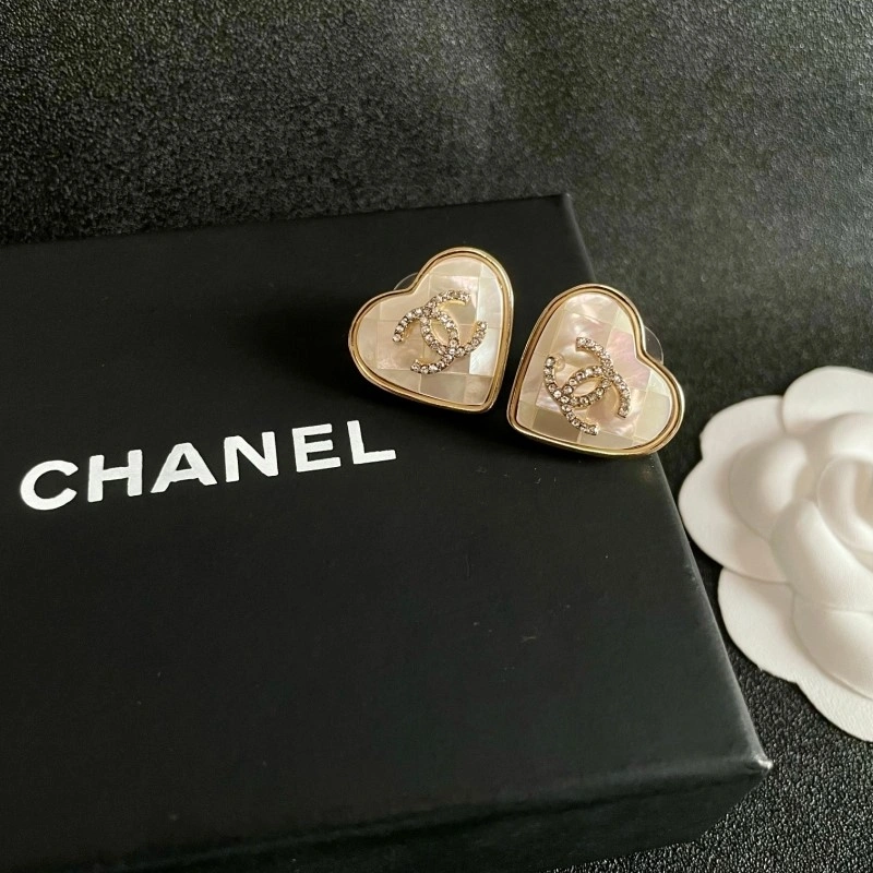Sophisticated Chanel Earrings 219424