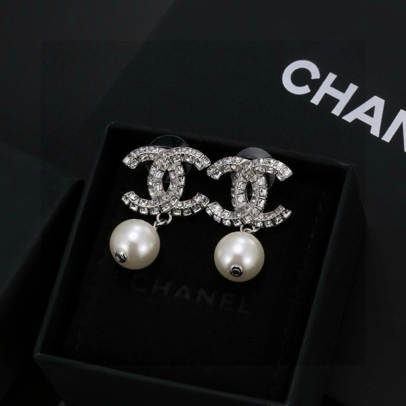 Chanel Earrings Versatile 219436