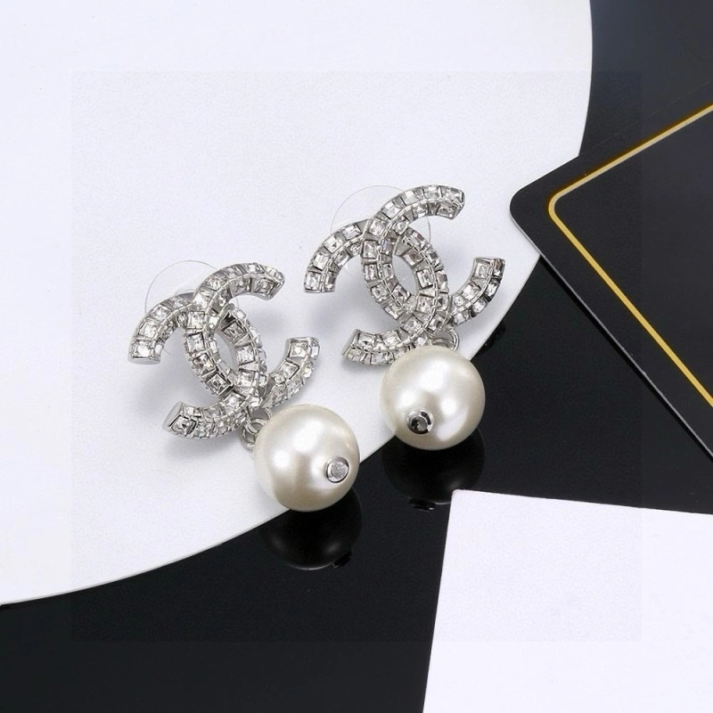 Chanel Earrings Versatile 219436
