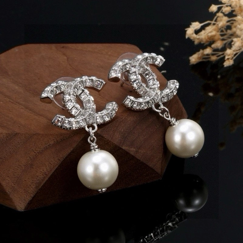 Chanel Earrings Versatile 219436