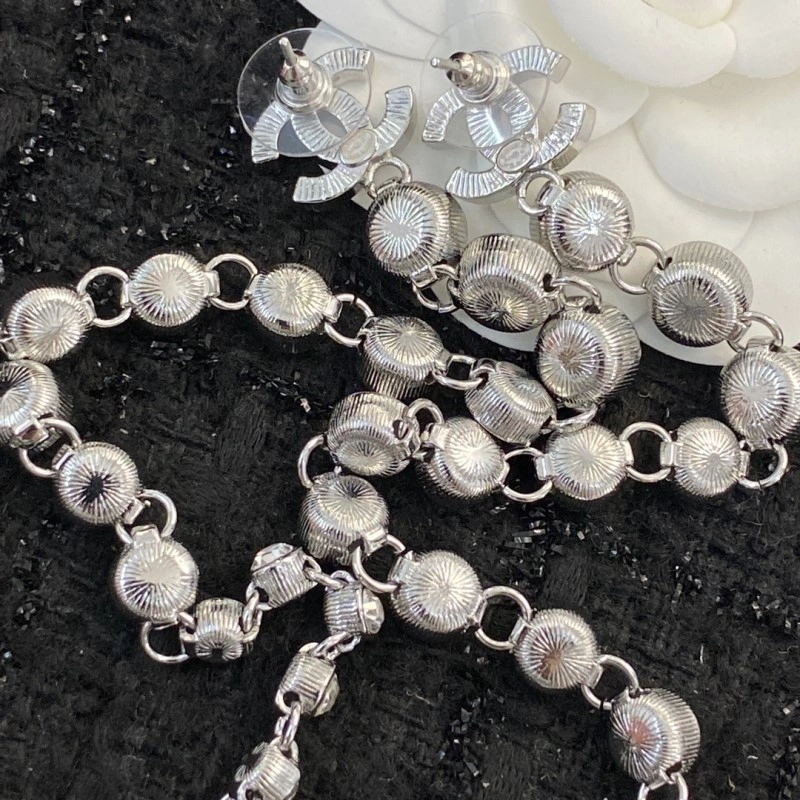 Chanel Earrings Lightweight 219413