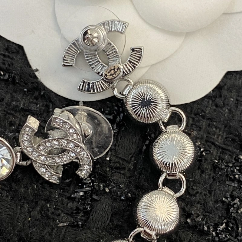 Chanel Earrings Lightweight 219413