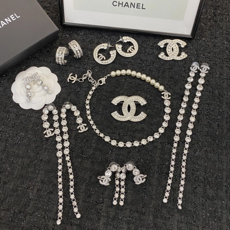 Chanel Earrings Lightweight 219413