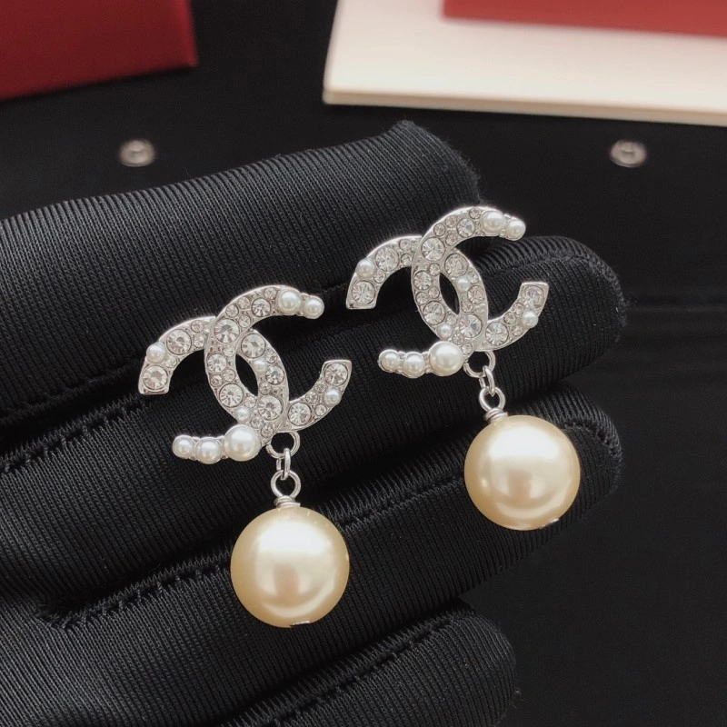 Durable Chanel Earrings 219393