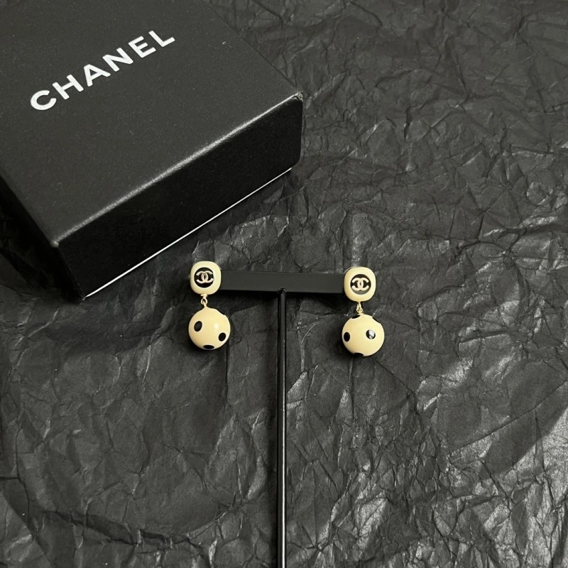 Timeless Chanel Earrings 219352