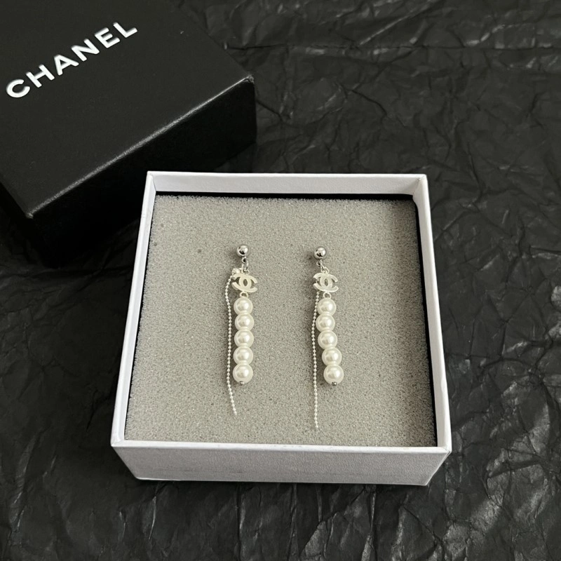 WellDesigned Chanel Earrings 219350