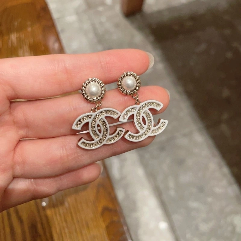 Lightweight Chanel Earrings 219318