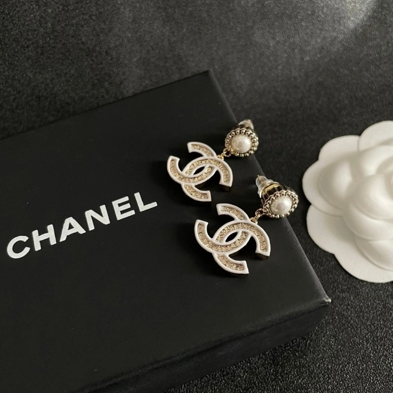 Lightweight Chanel Earrings 219318