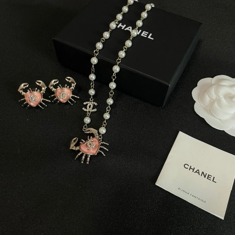Chic Chanel Earrings 219319