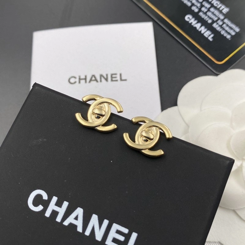 Comfortable Chanel Earrings 219299