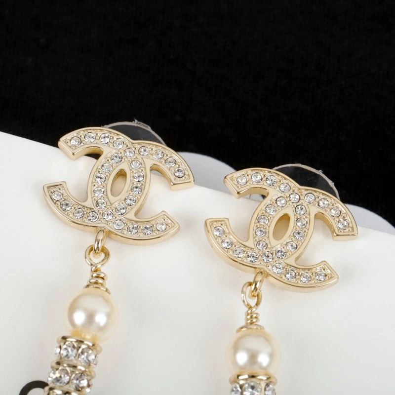 HighPerformance Chanel Earrings 219252