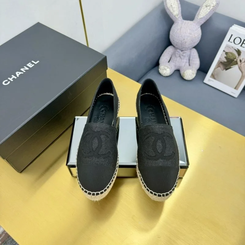Chanel Fishermans Shoes Compact 19333