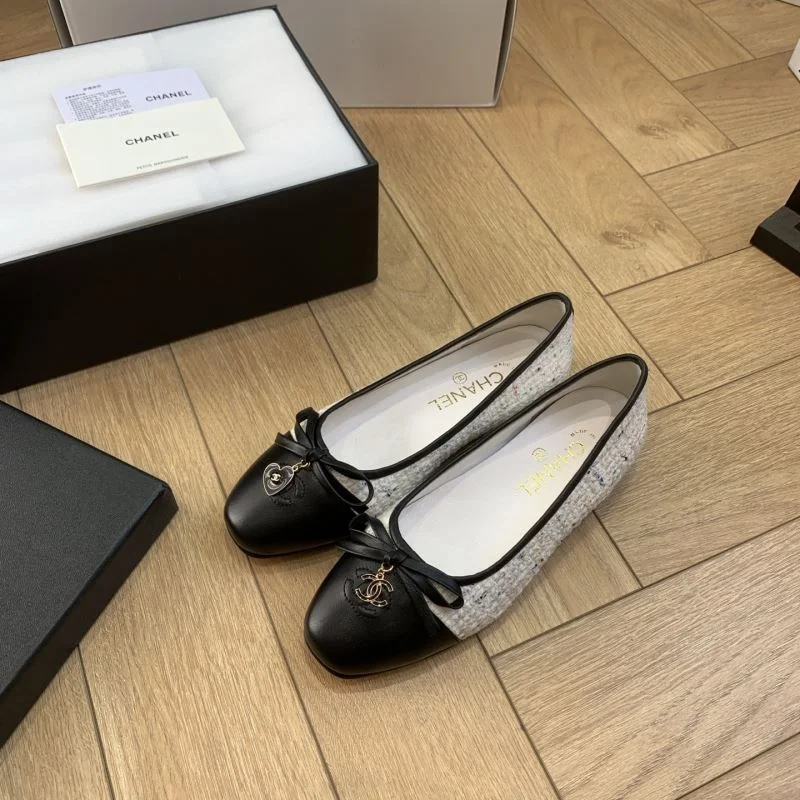 Neat Chanel Flat Shoes 19328