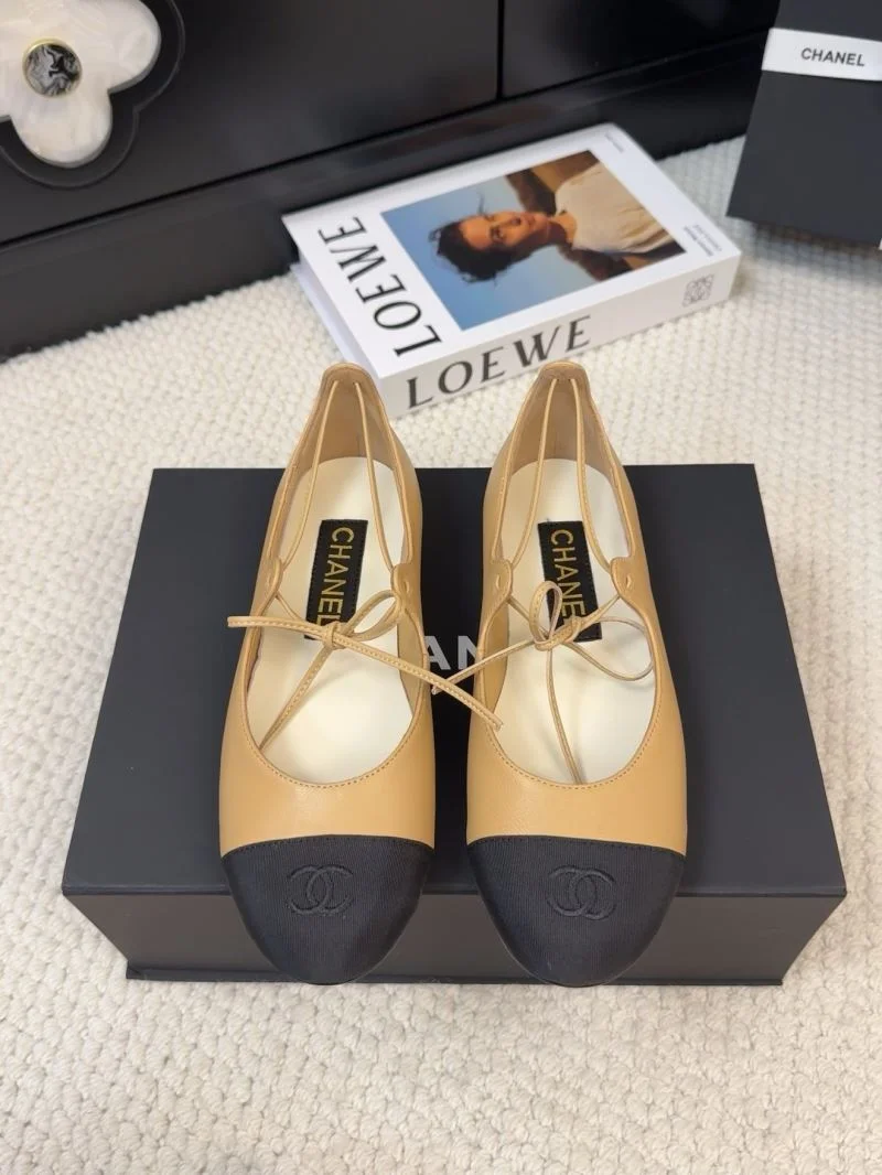 Chanel Flat Shoes Trendsetting 19324