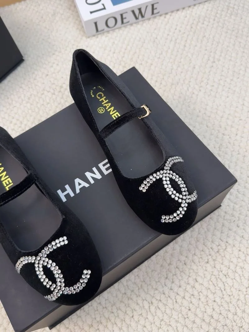 Seasonal Chanel Flat Shoes 19336