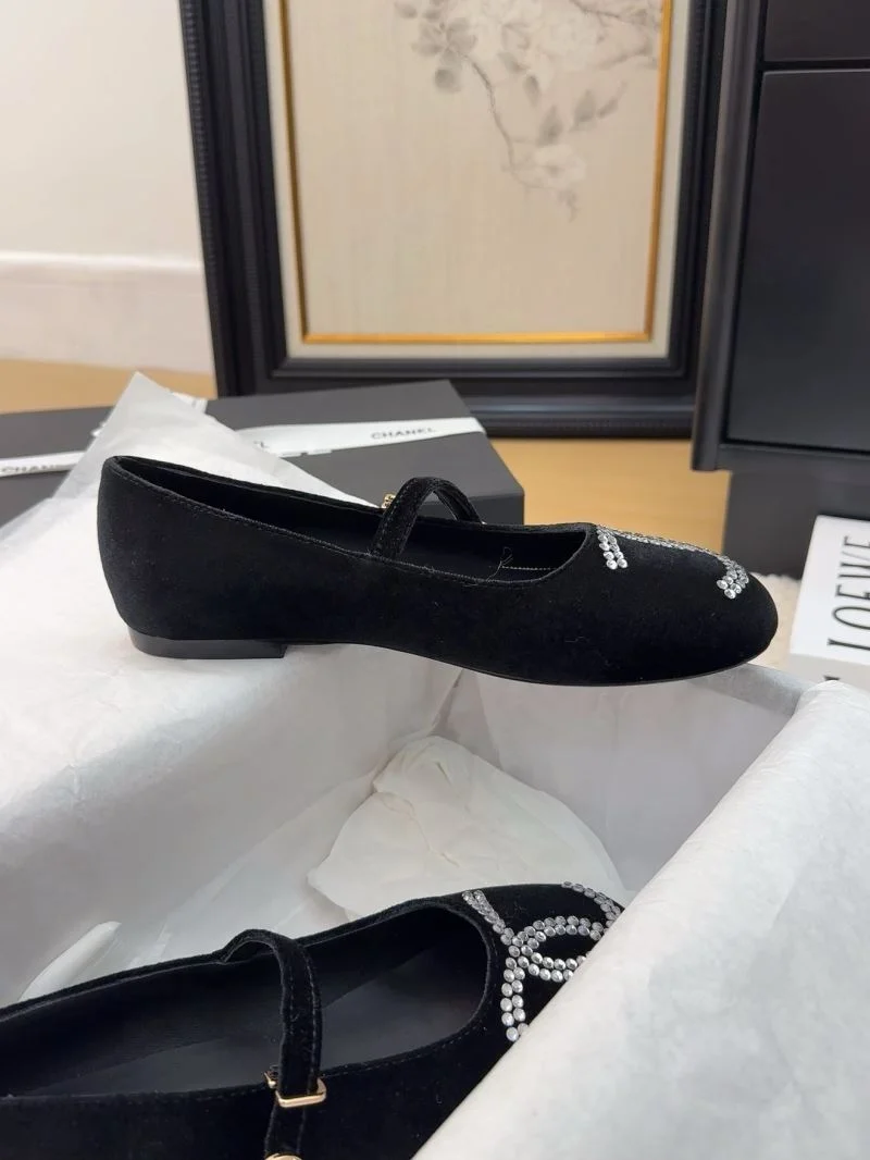 Seasonal Chanel Flat Shoes 19336