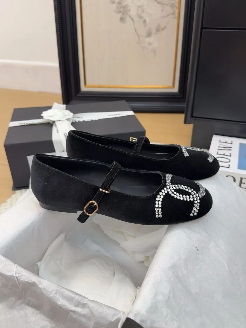 Seasonal Chanel Flat Shoes 19336
