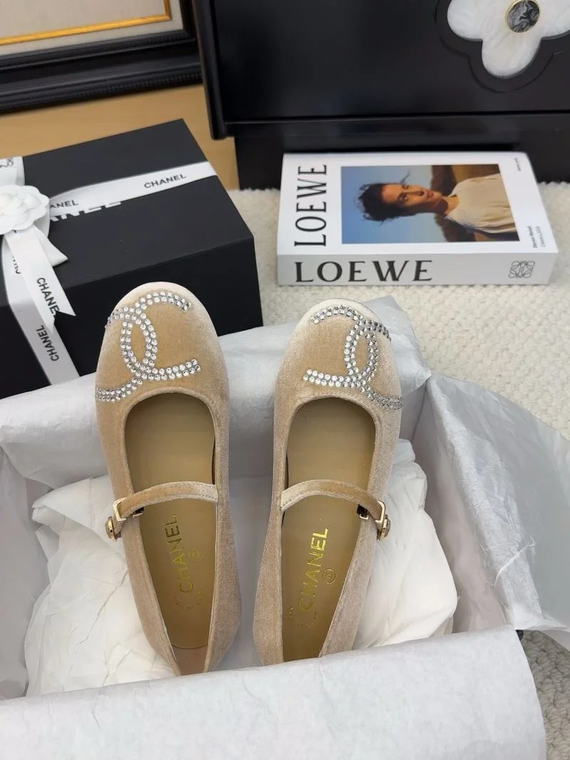 Chanel Flat Shoes Durable 19397