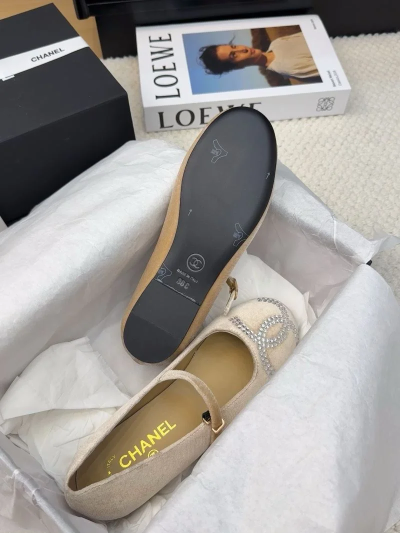 Chanel Flat Shoes Durable 19397