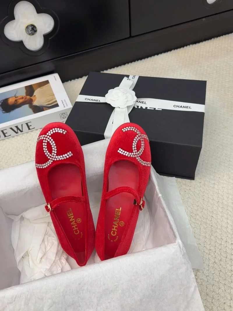 Comfortable Chanel Flat Shoes 19388