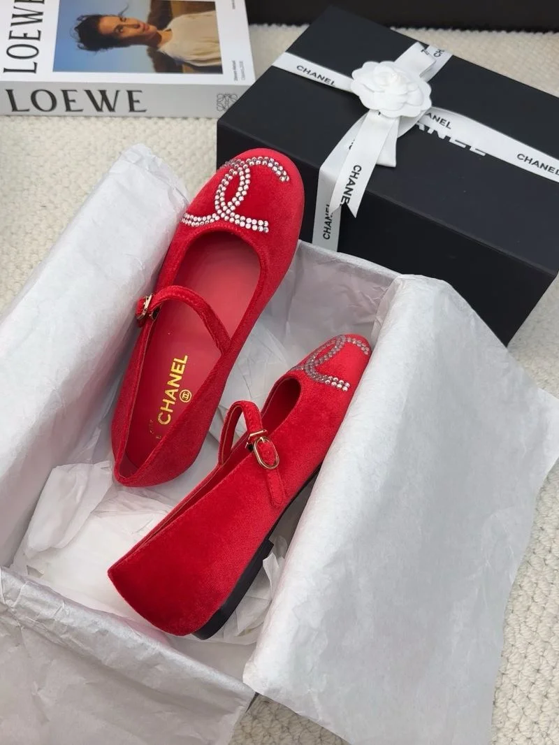 Comfortable Chanel Flat Shoes 19388
