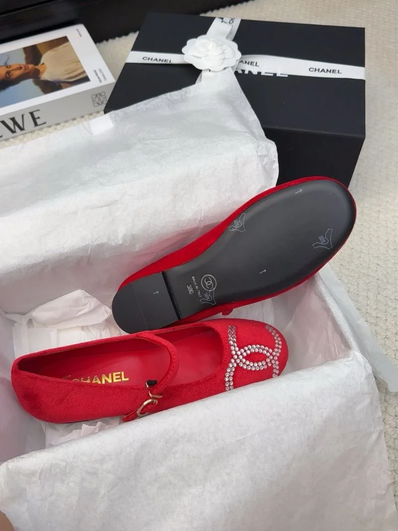 Comfortable Chanel Flat Shoes 19388
