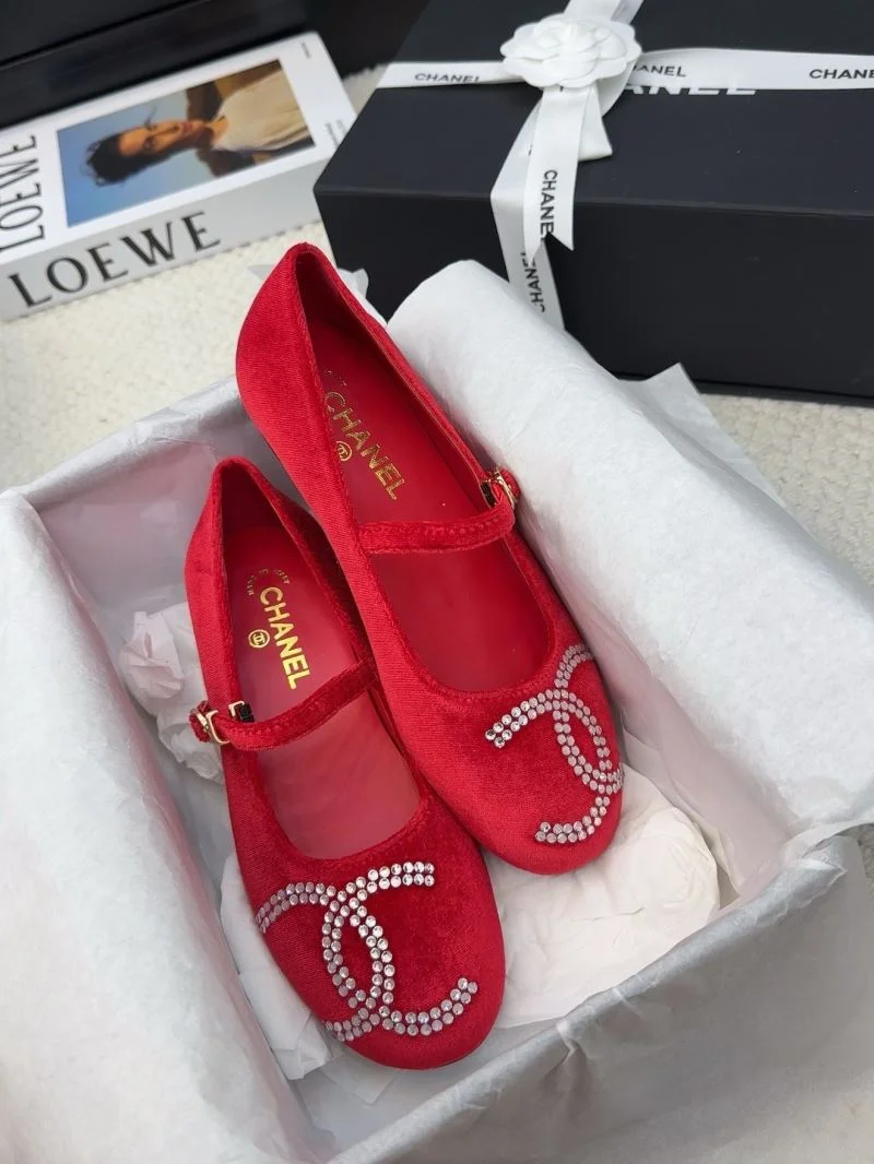 Comfortable Chanel Flat Shoes 19388