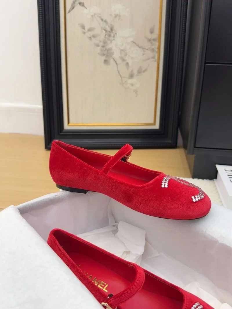 Comfortable Chanel Flat Shoes 19388