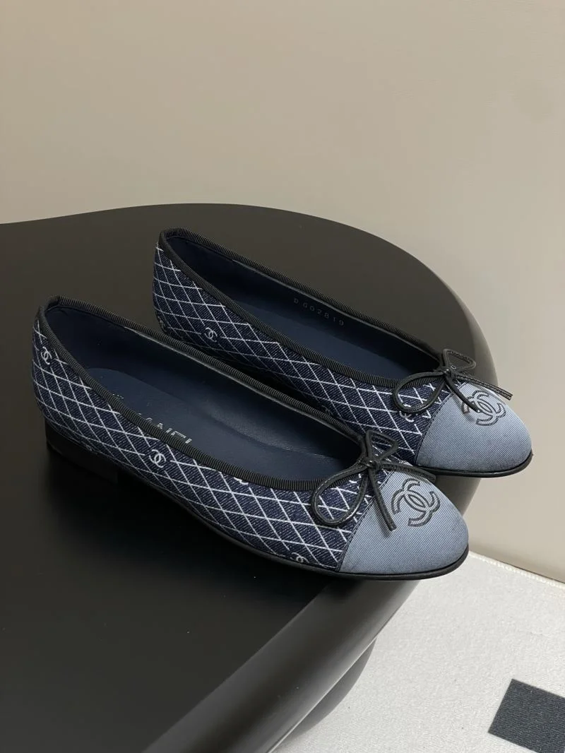 Chanel Flat Shoes Flexible 19312