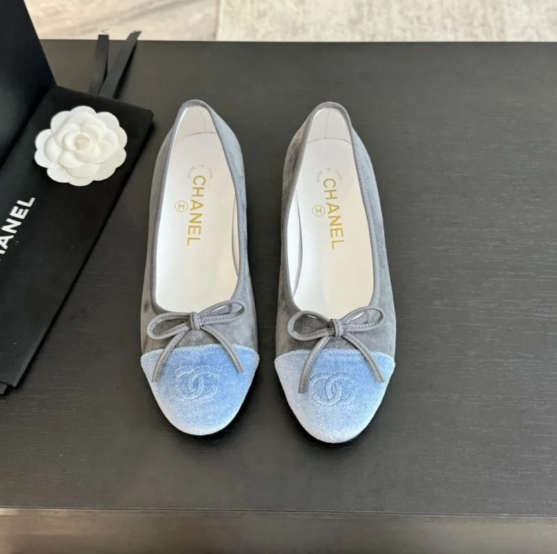 Chanel Flat Shoes Fashionable 18294
