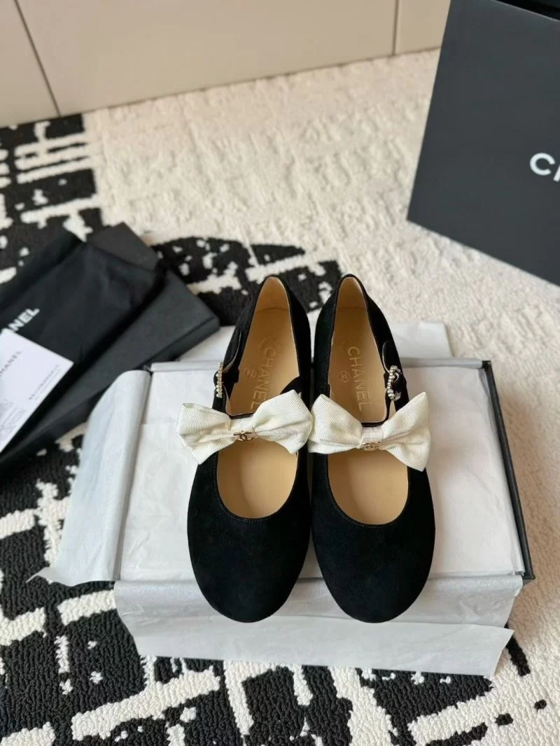 Popular Chanel Flat Shoes 18215