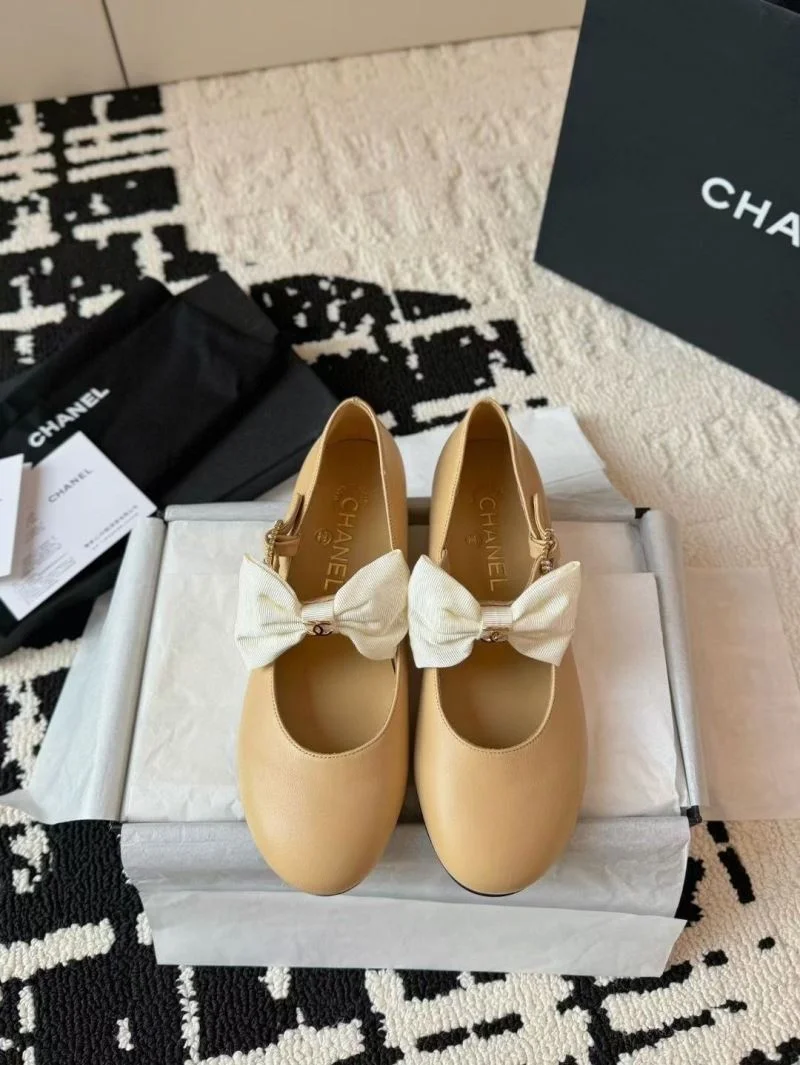 Popular Chanel Flat Shoes 18214