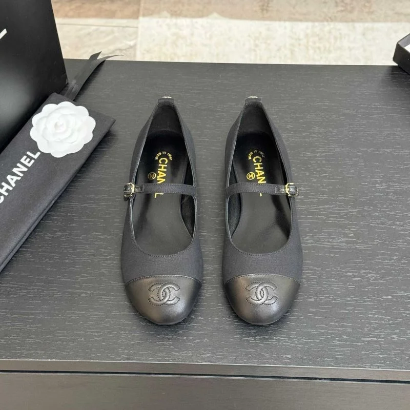 Chanel Flat Shoes TimelessDesign 18203