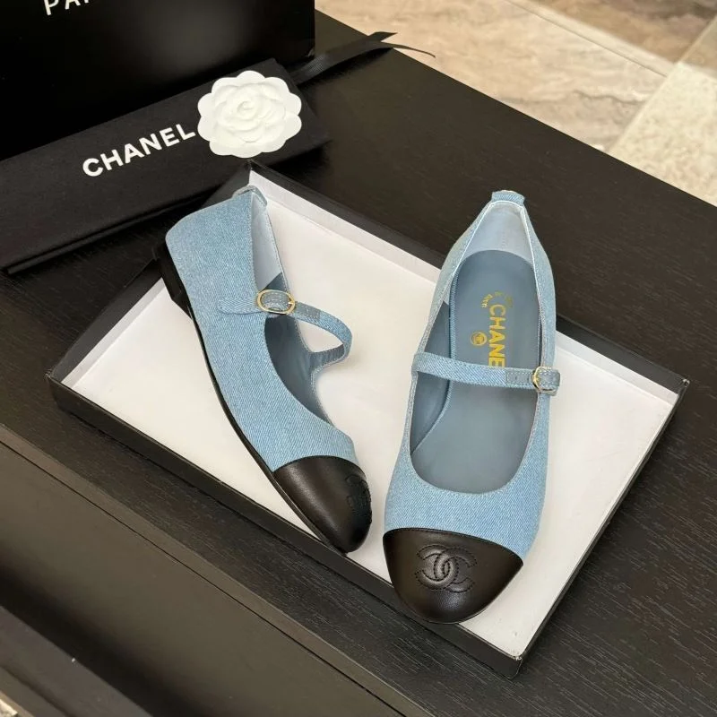Chanel Flat Shoes Bold 18195