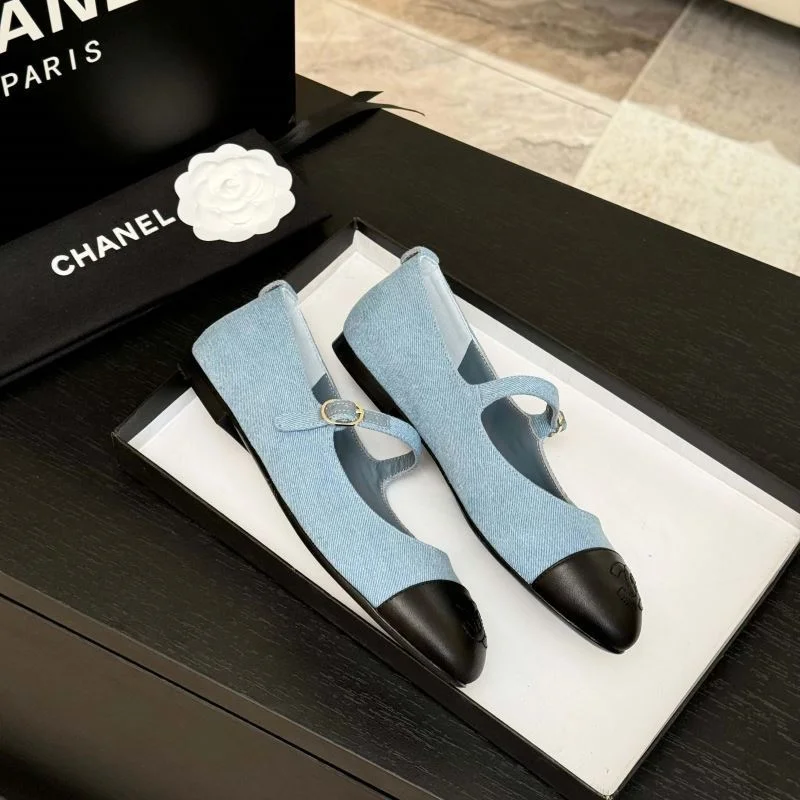 Chanel Flat Shoes Bold 18195