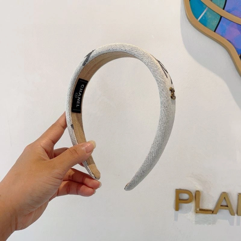 Supportive Chanel Hair Hoop 263737