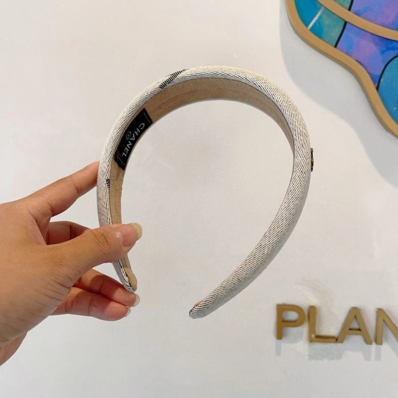Supportive Chanel Hair Hoop 263737