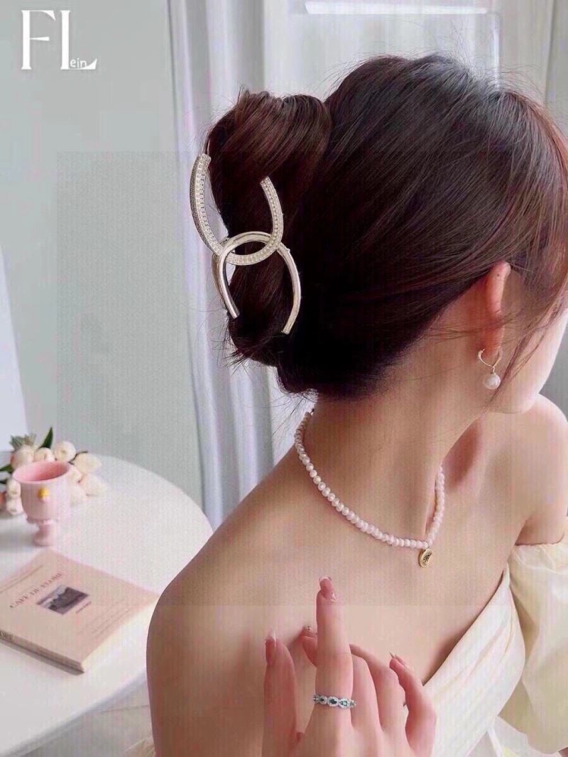 Contemporary Chanel Hair Hoop 263726